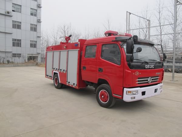 东风多利卡水罐消防车（3吨）