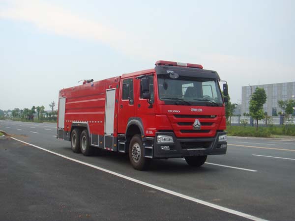 重汽豪沃12-16吨泡沫消防车
